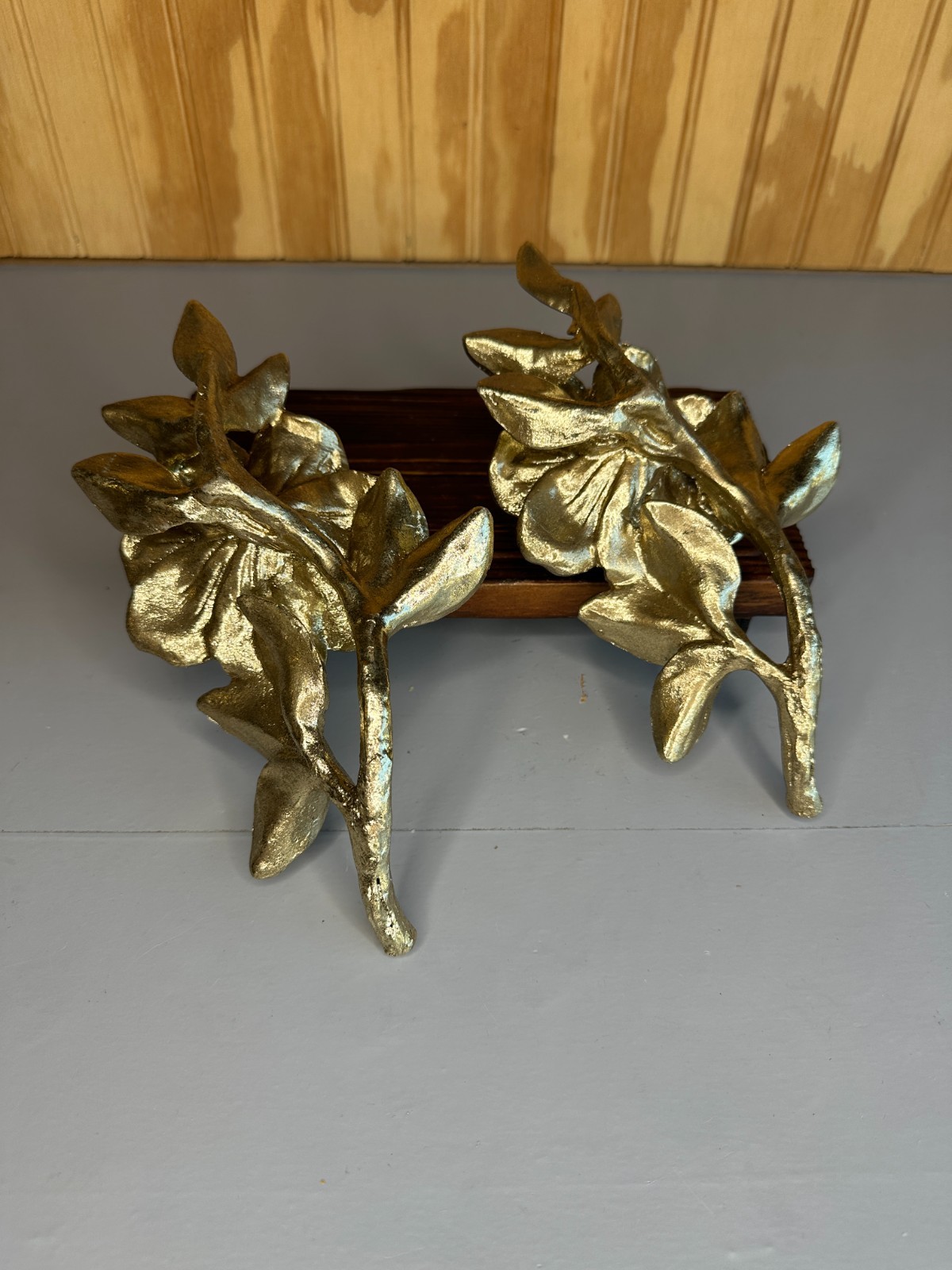 Set of 2 Tabletop Home Decor Elegant Rose Flower Display Gold Leaf Patina Finish