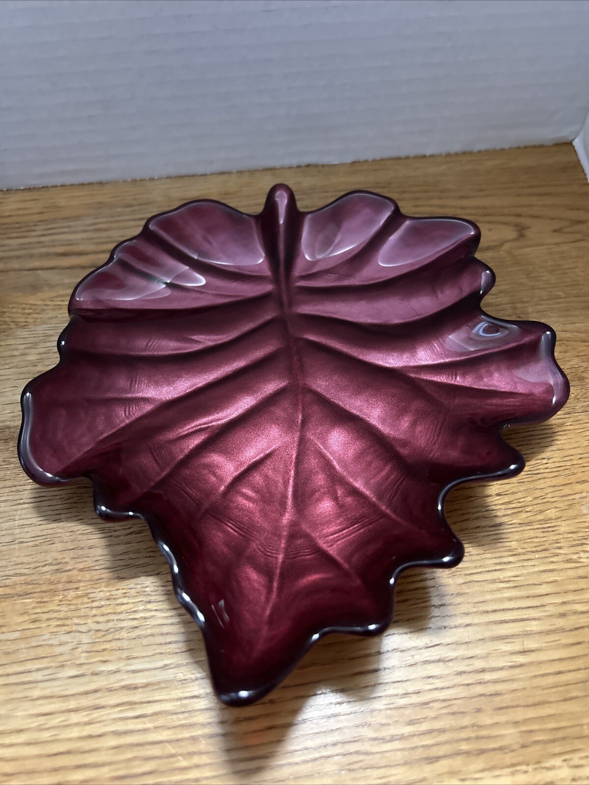 Pair Of Accents Leaves 1 Green 1 Maroon