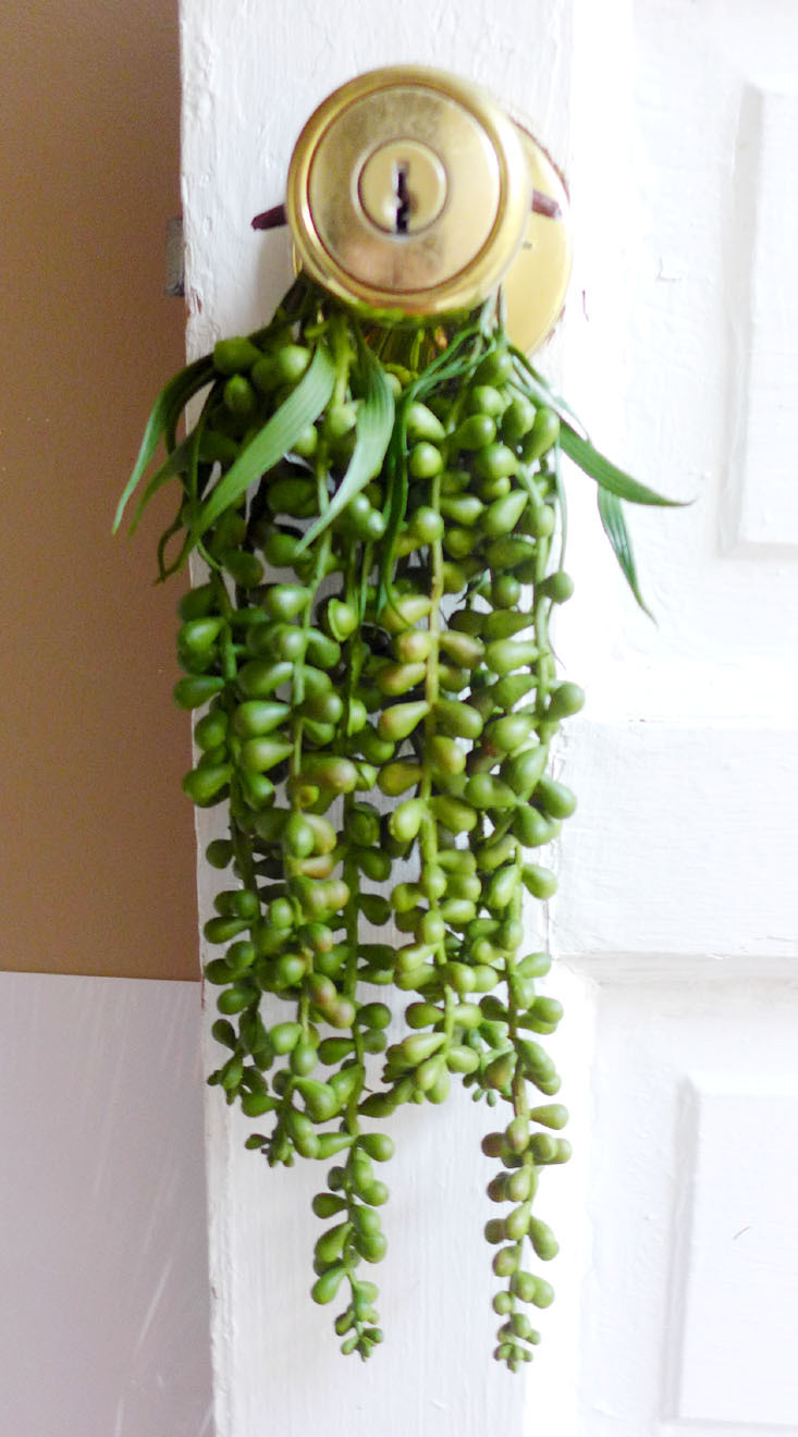 6 Pcs Bunches Artificial Plants Plastic String Of Pearls Hanging (11″ each)