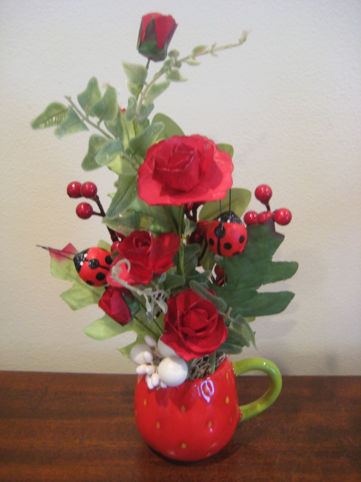 Lady Bugs- Flower Arrangement – Spring Summer Table Decoration – Strawberry Cup