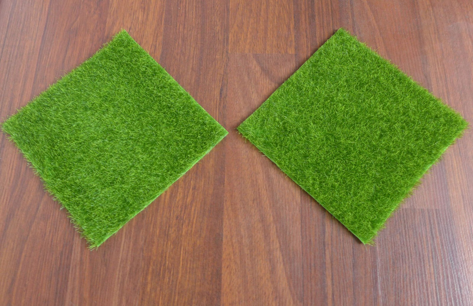 1 Pcs Artificial Fake Moss Green Grass Plant Mat Landscaping (5.8″ x 5.8″ )