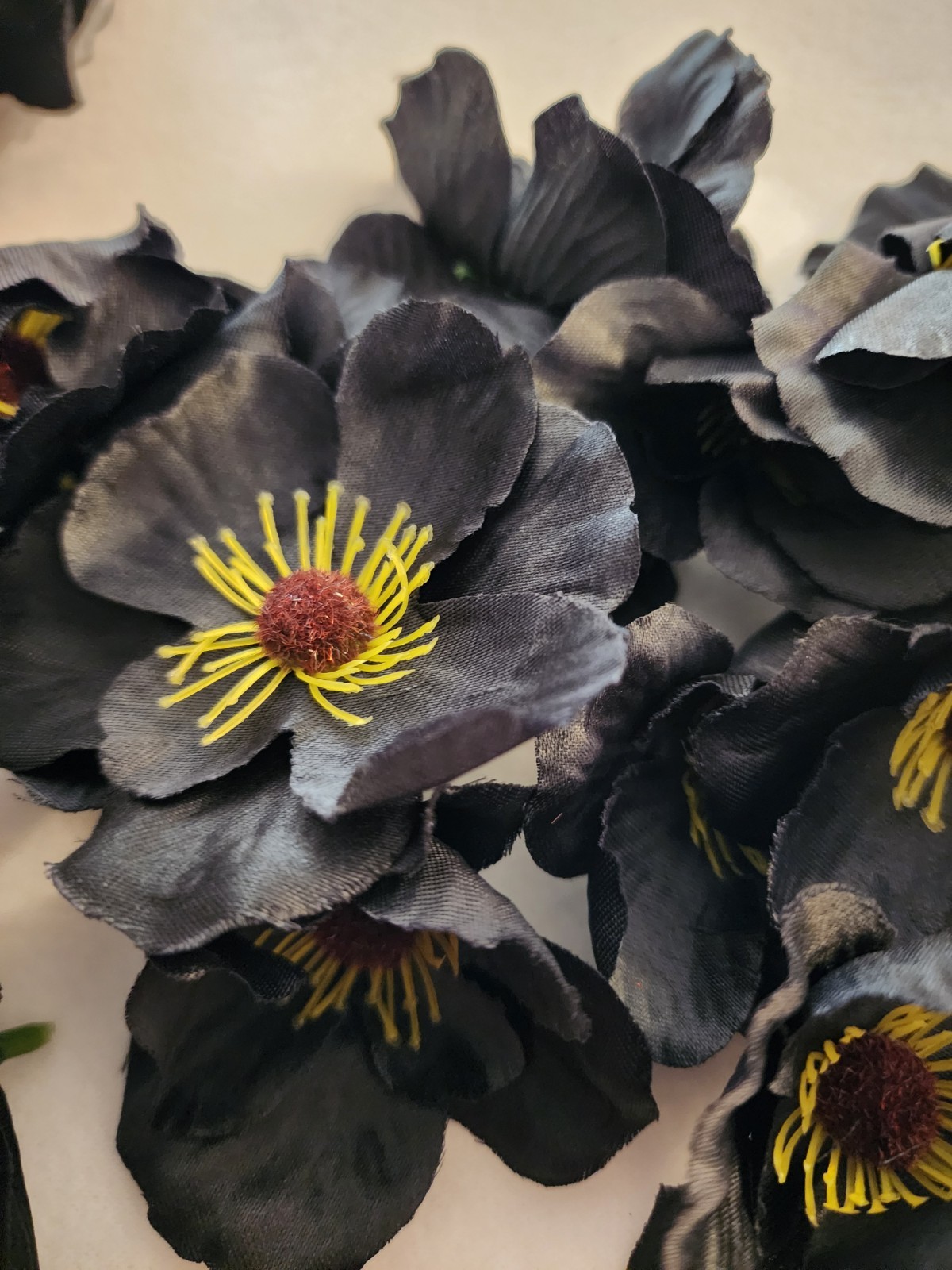 Artificial Silk Poppy Anemone Decorative Fake Flower Heads 7cm Black 90-Pieces