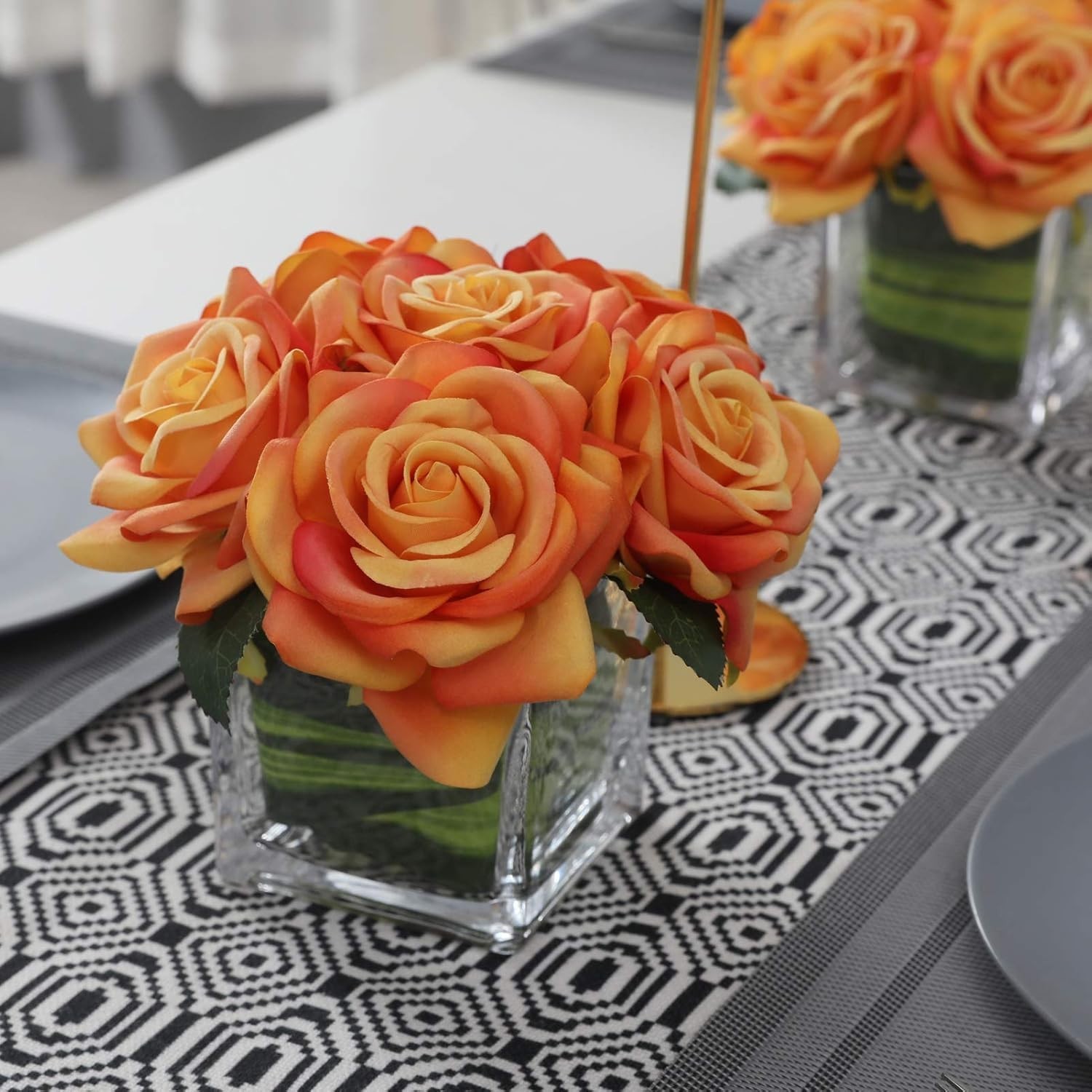 Stunning Silk Velvet Rose Decoration in Glass Vase – Perfect for Celebrations