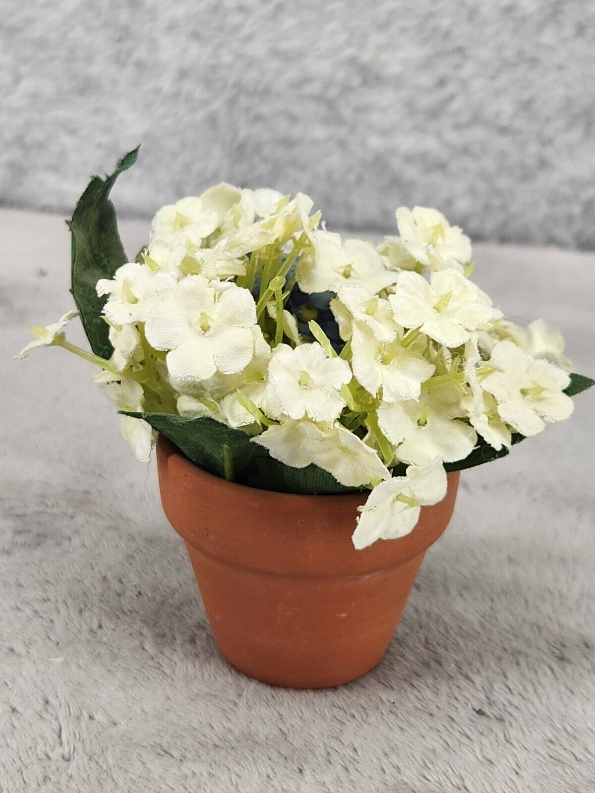 Cute Small Artificial Hydrangea Flowers In Mini Flower Pot 3″ Tall
