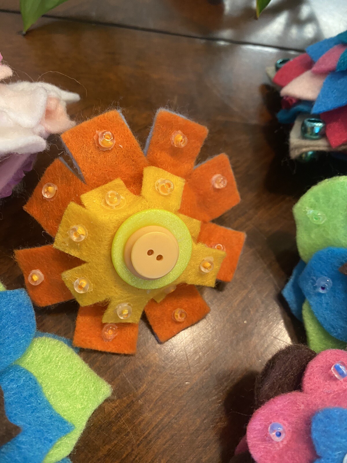 Lot of 8 PUFFY Beautiful Hand Cut Felt & Buttons FLOWERS Cottage CORE 3-5″