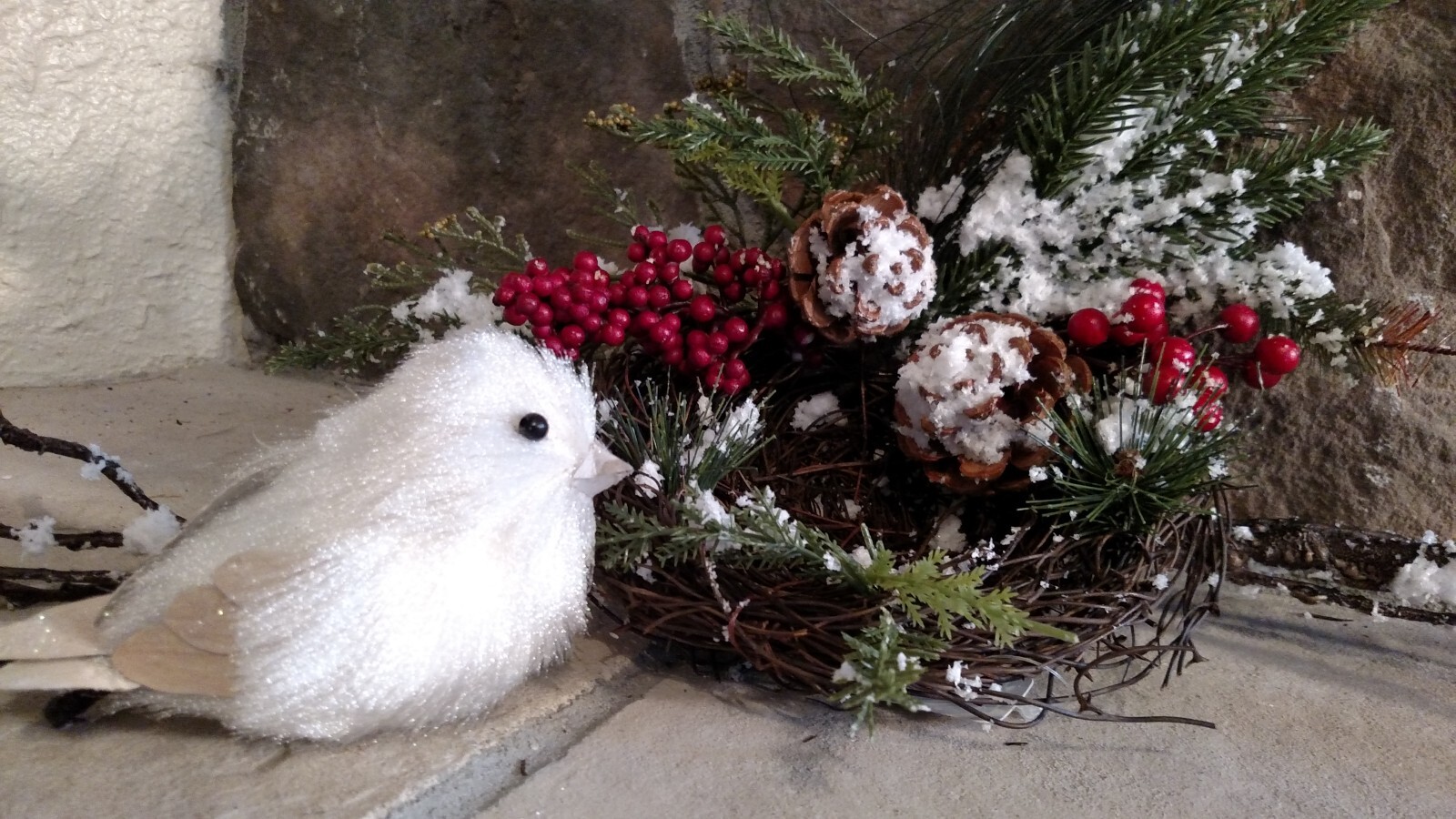 NWT RAZ 21″ Bendable Bird NEST Snowy BRANCH Twig Berries Christmas table Decor