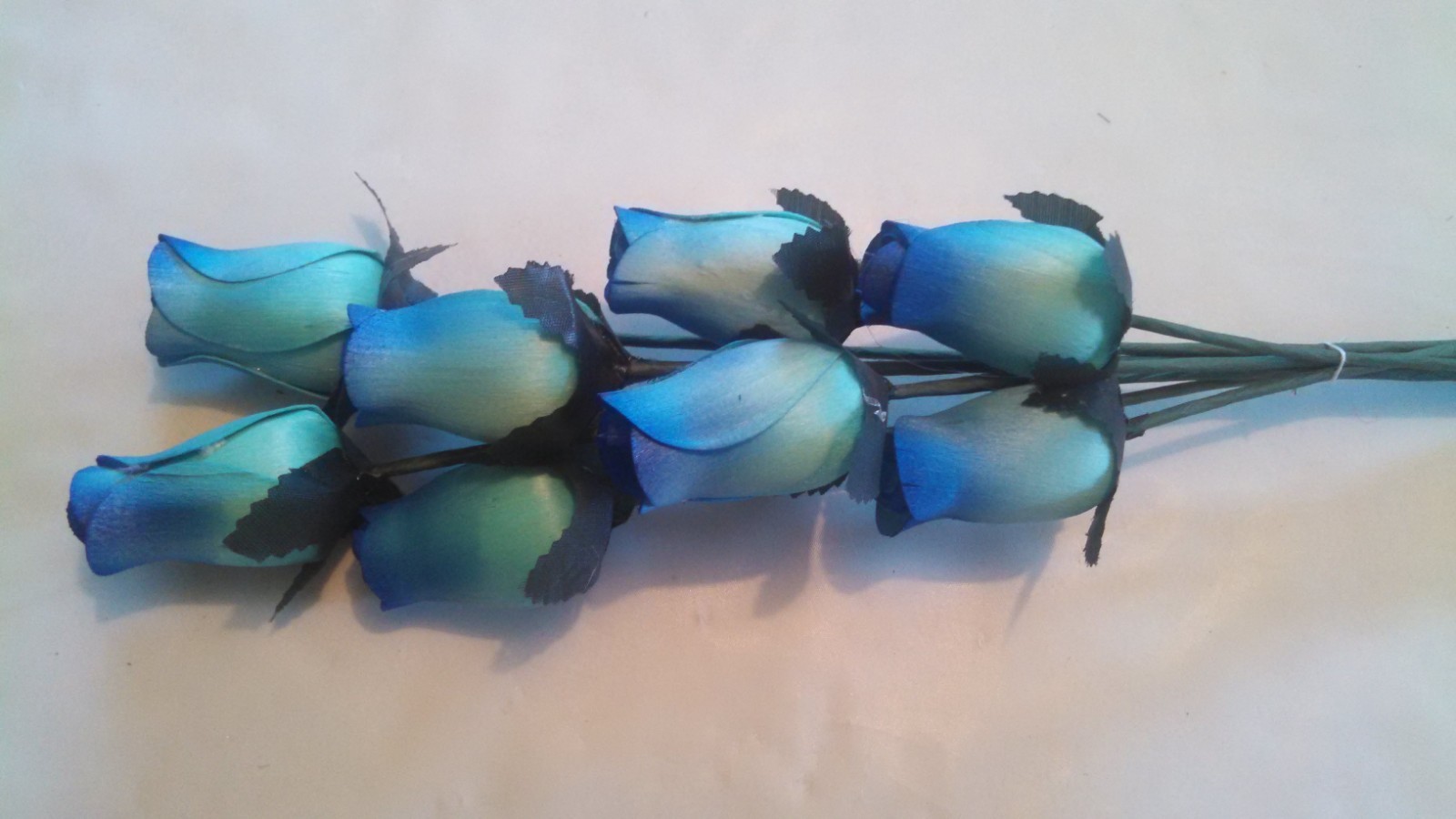 Small Bud Wood Roses – (Various Blue Colors)