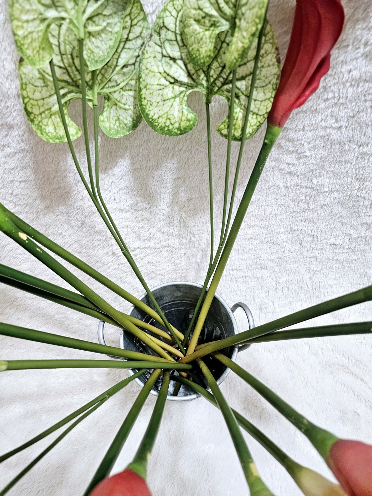 14pcs Faux Calla Lily Flowers 26″ Tall with French Galvanized Vase + 3 Decorativ