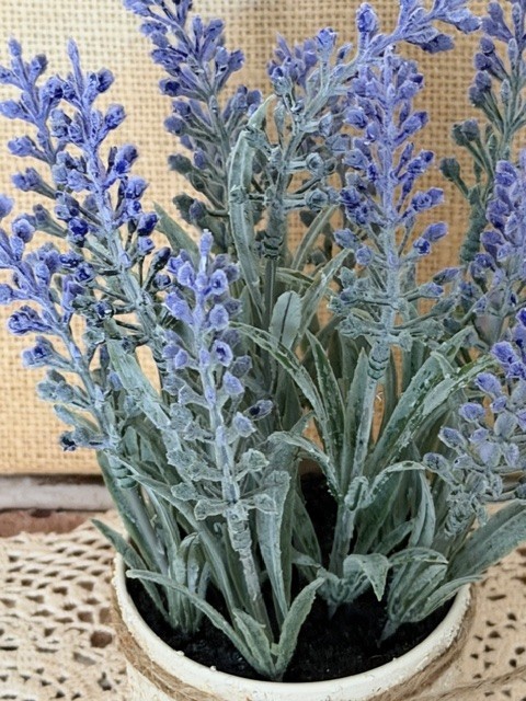 SMALL 8 1/2″ ARTIFICIAL PURPLE LAVENDER FLOWERS IN TEXTURED LITTLE POT W/ LABELS