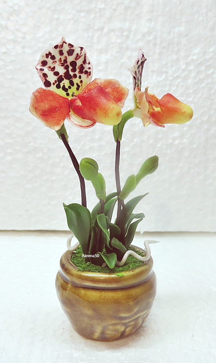 US stock 4″H Handcrafted White w/Spotted & Red Lip Lady Slipper Orchid in Pot