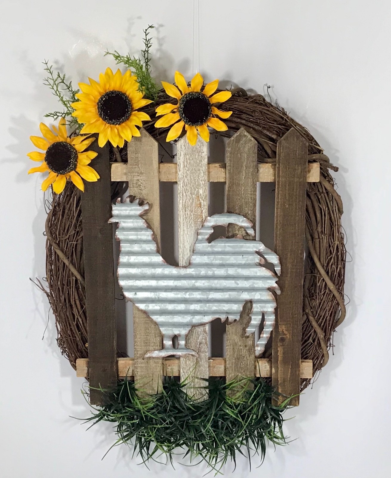 OVAL GRAPEVINE WREATH WOODEN FENCE GALVANIZED METAL ROOSTER SIGN SUNFLOWERS NEW