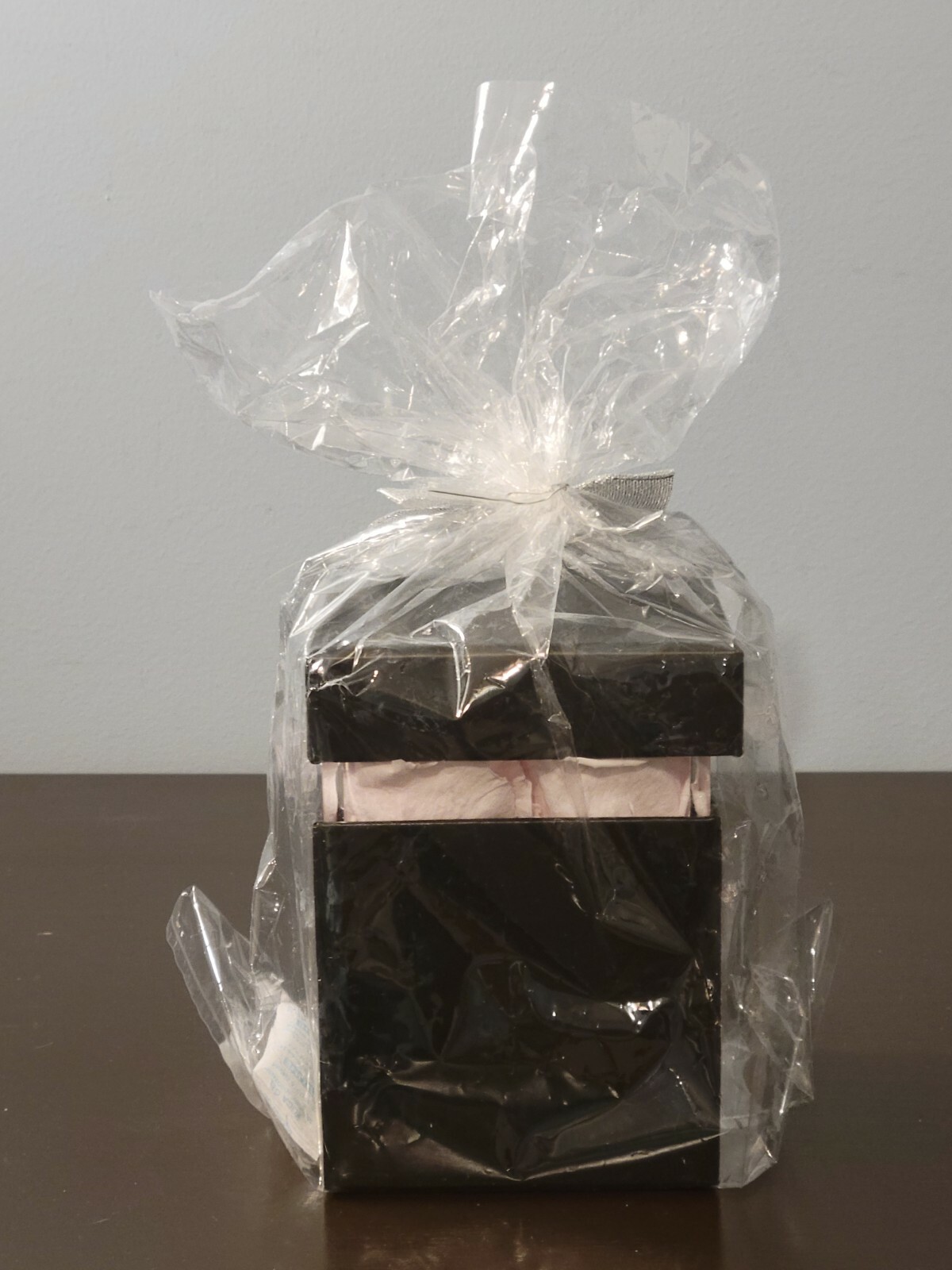 Soho Floral Arts 4 Real Long Lasting Pink Roses In A Black Box w/ Lid (NEW)