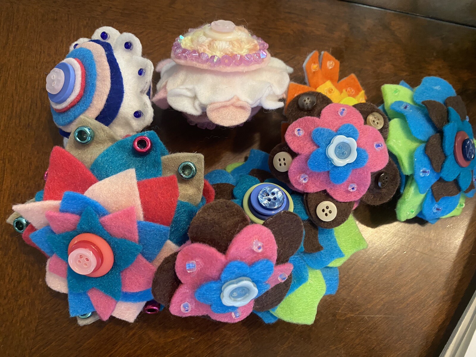 Lot of 8 PUFFY Beautiful Hand Cut Felt & Buttons FLOWERS Cottage CORE 3-5″