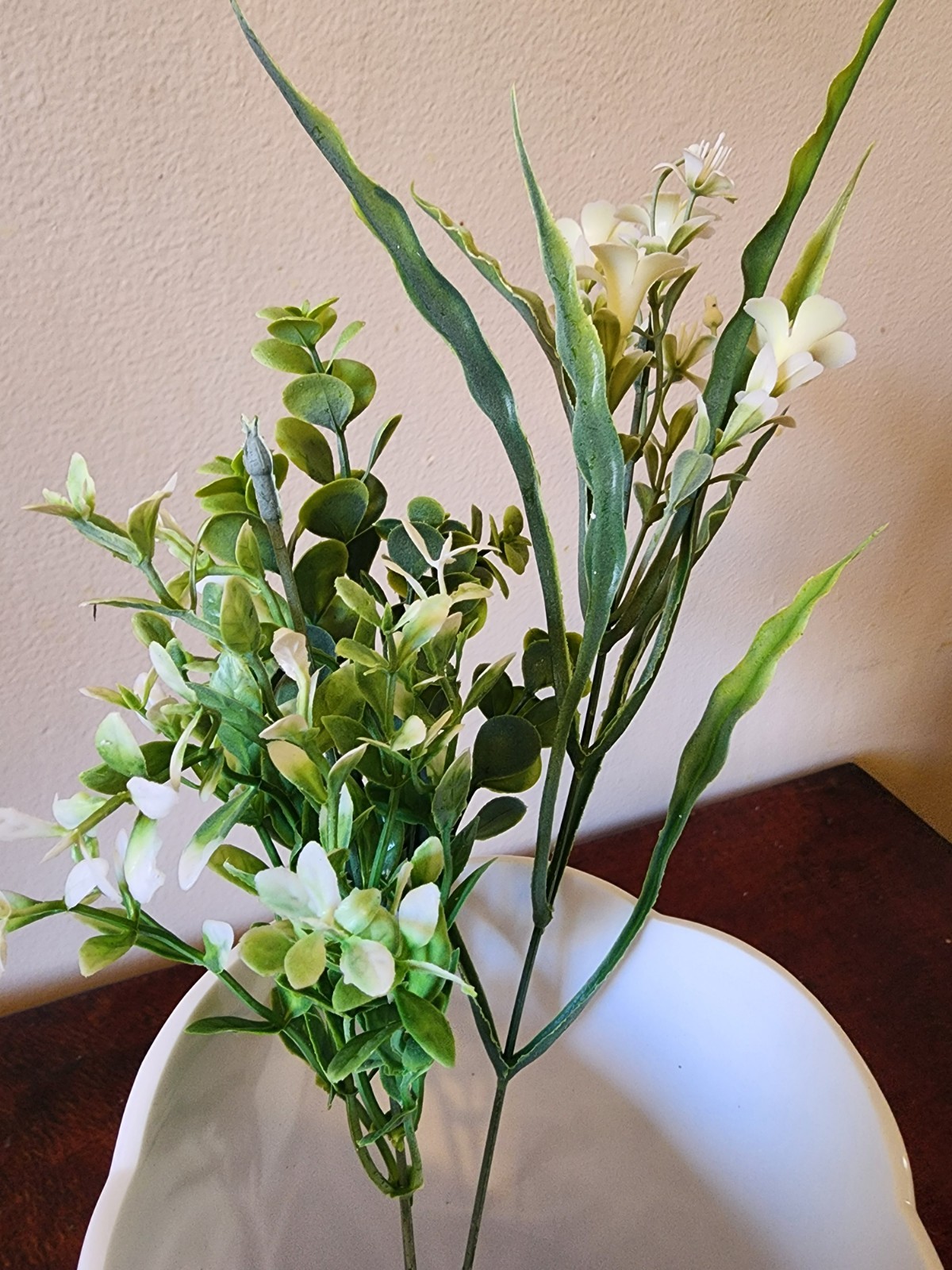 19” Eucalyptus Springerii Seeded Cluster • Faux Greenery Stem