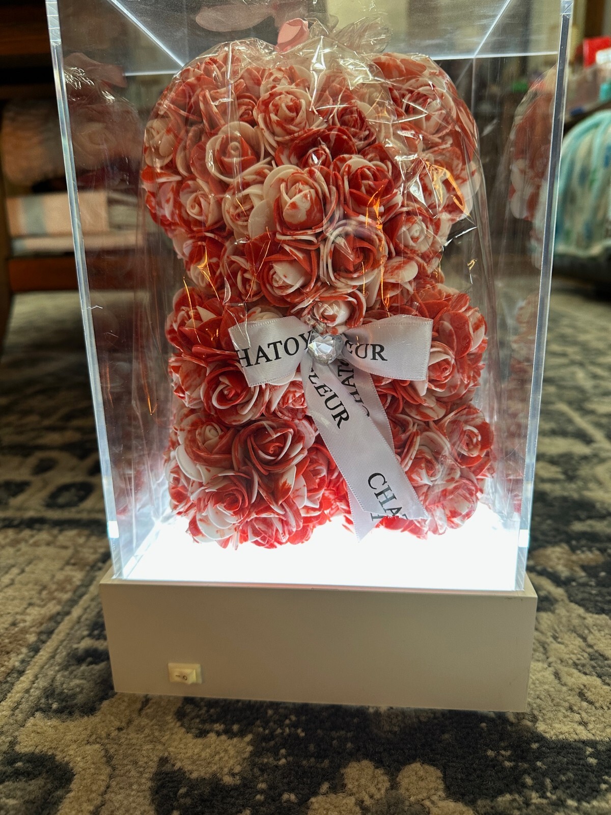 CHATOYER FLEUR CUSTOM HEART BUNDLE RED FROST BEAR W LED ACRYLIC DISPLAY BOX NEW