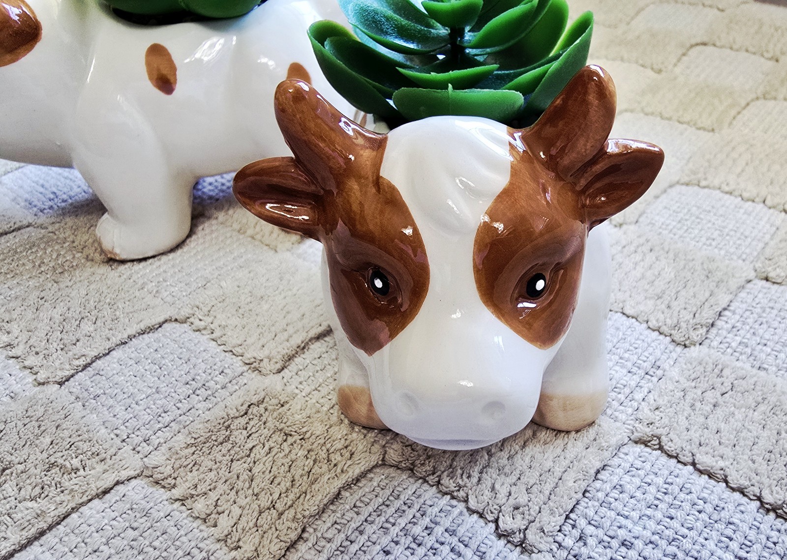 Old East Main Co. High Quality Animal Shape Planters With Lifelike Succulent
