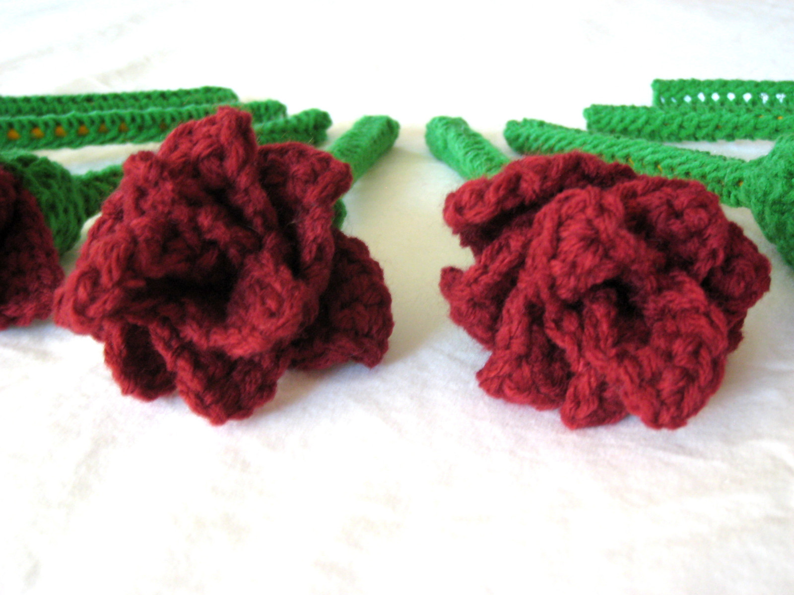 6 HANDMADE Knit CROCHET Long GREEN Stem MAROON ROSE Flower FLORAL Decor BOUQUET!