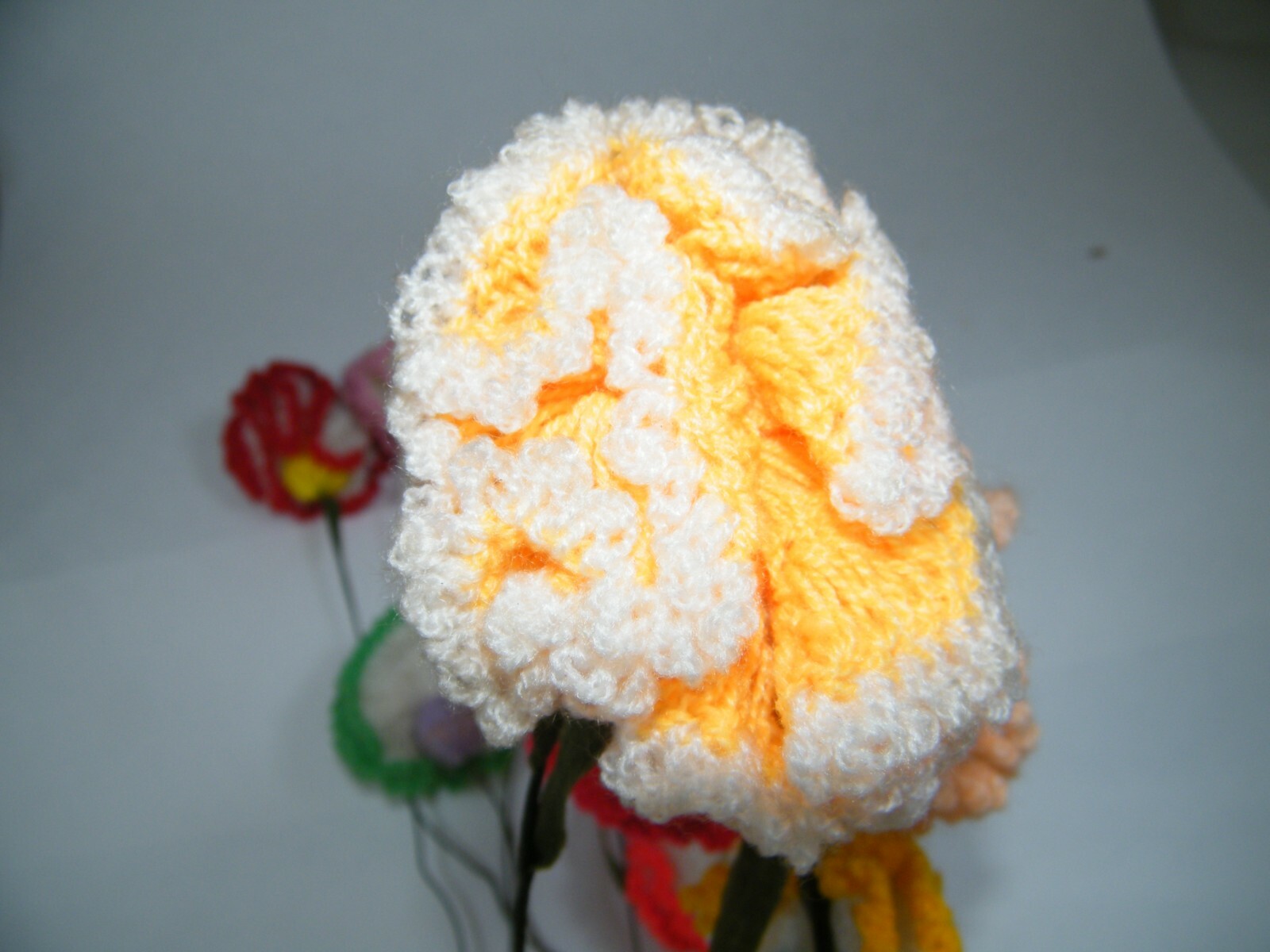 (12) HAND CROCHETED FLOWERS FLOWER BOUQUET WIRE STEMS