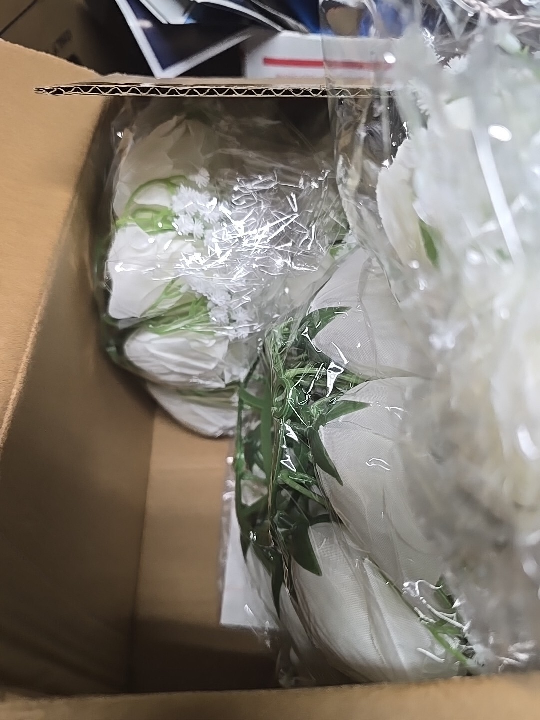 BLOSMON 10 Pcs White Silk and Plastic Rose Flower Balls Wedding Centerpieces
