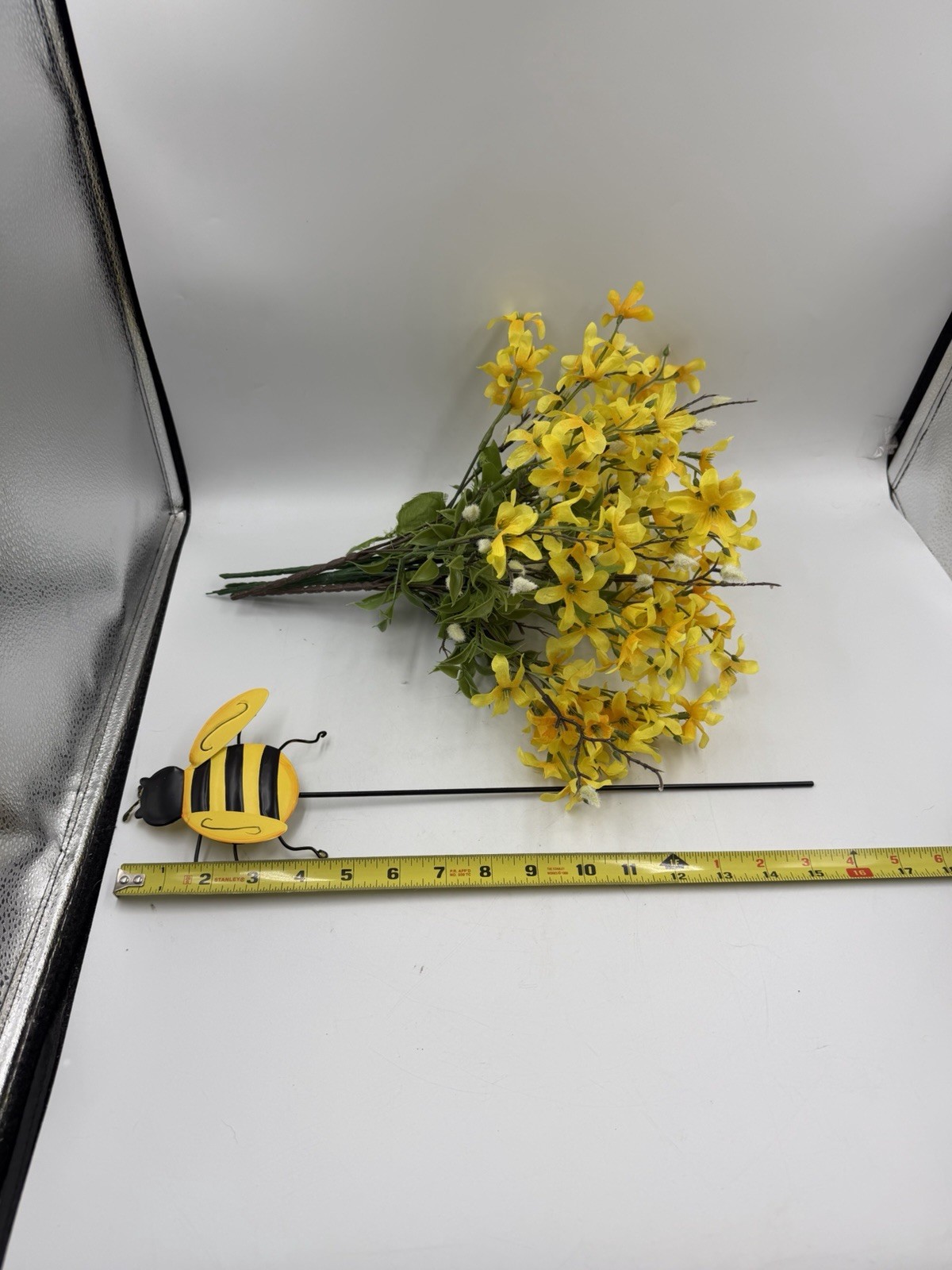 Bees – Flower Floral Arrangement – Spring Summer Decoration – Table Centerpiece