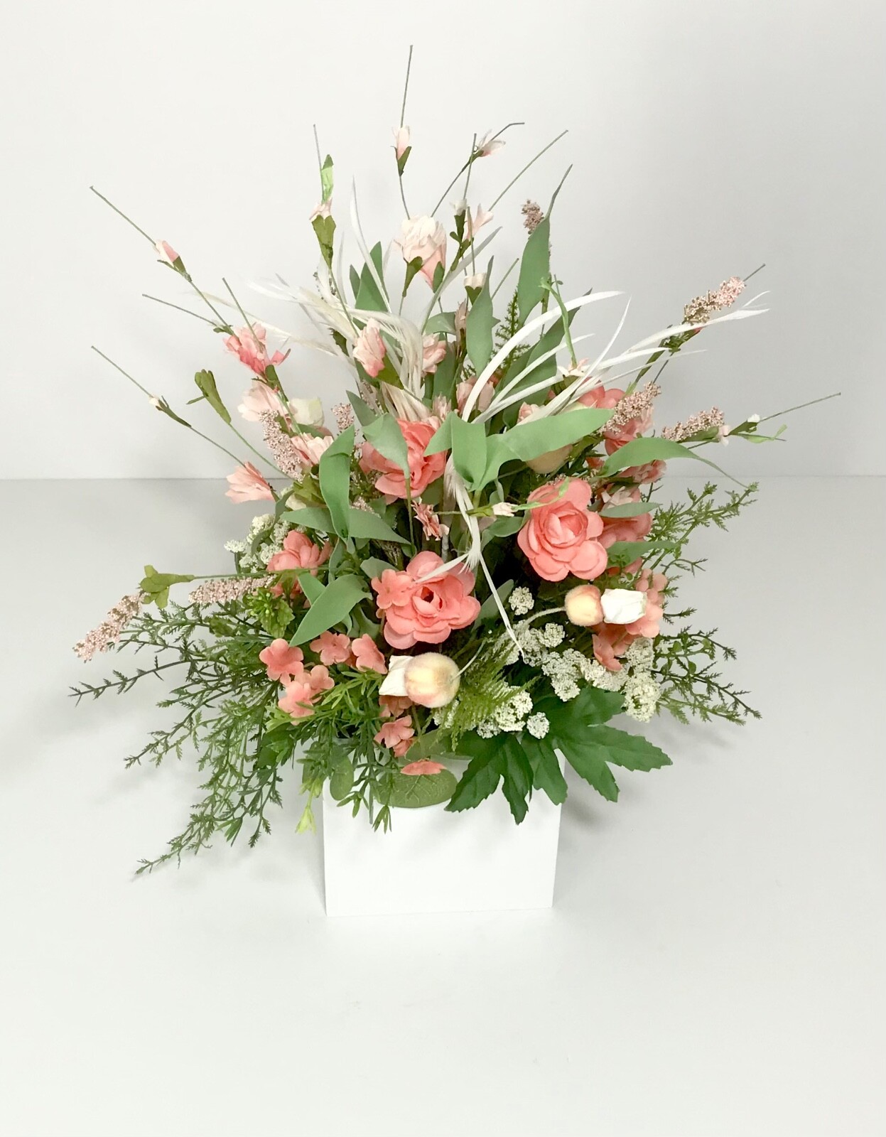 SUMMER PEACH PINK WHITE FLORAL ARRANGEMENT FLOWER CENTERPIECE HANDMADE GIFT NEW