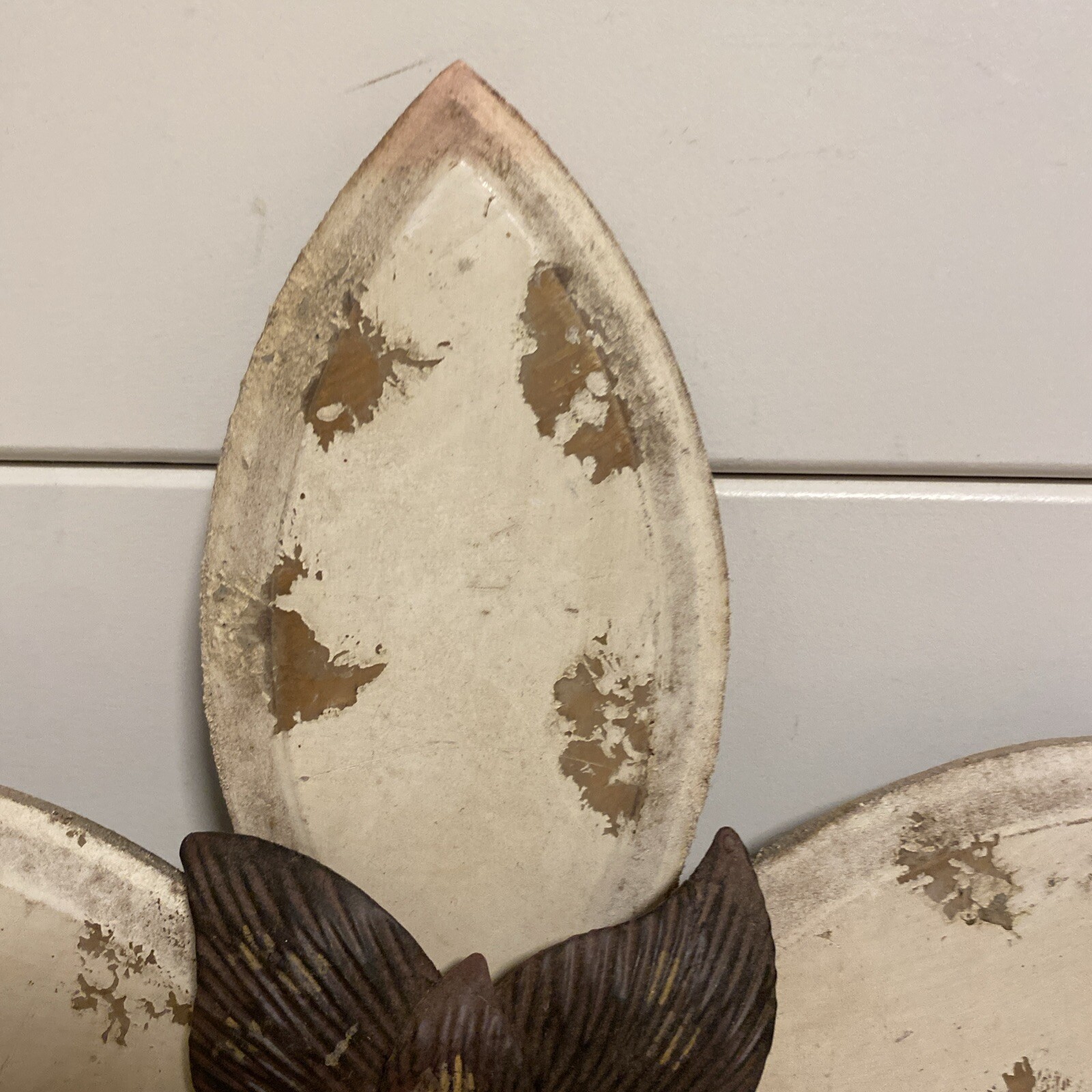 Vintage Flower Wall Decor Home Decor White With Metal Flower Petals In Center GC