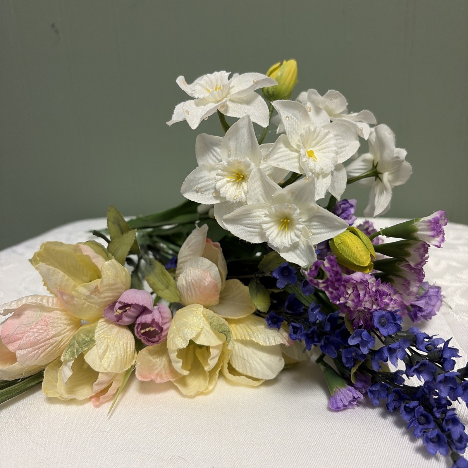Artificial Flowers Silk Mixed Assorted Colors 10 Stems Spring Daffodil Tulip