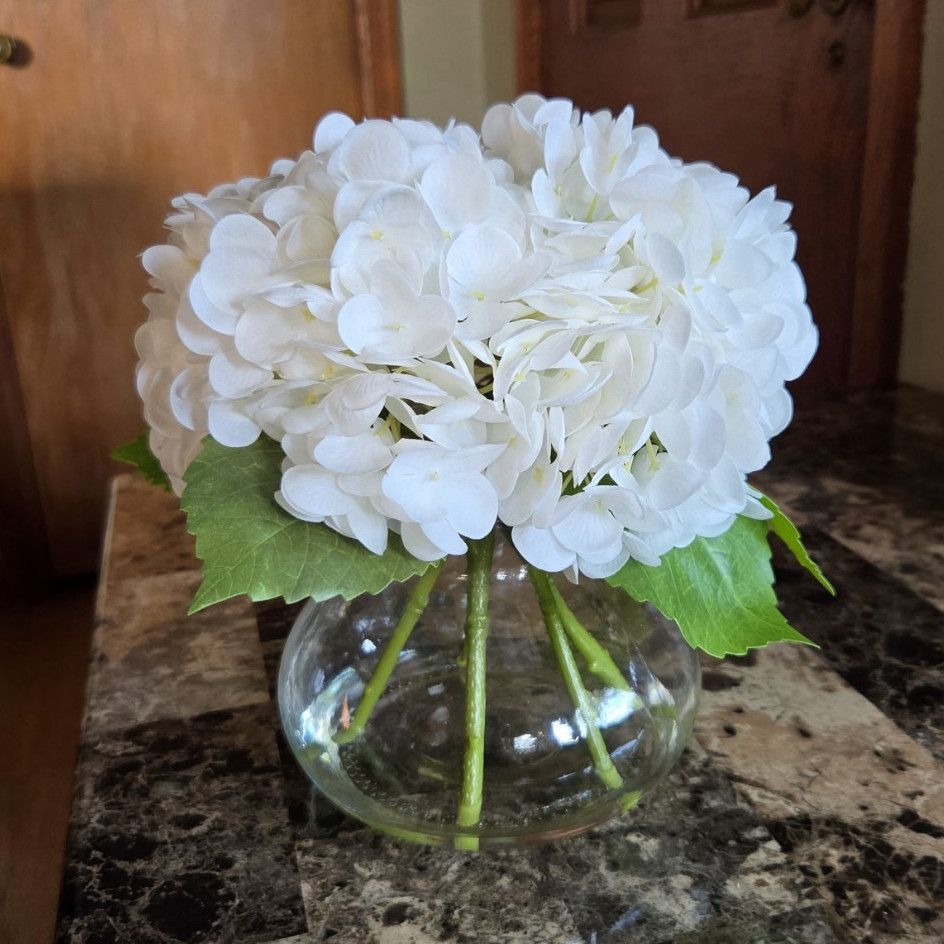 Artificial White Hydrangea Arrangement Glass Vase Faux Water Wedding Centerpiece
