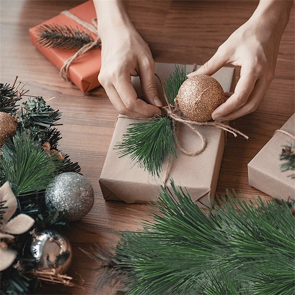 10Pcs Artificial Pine Needles 9cm for Dining Tables Christmas Wreaths Gift Wrap