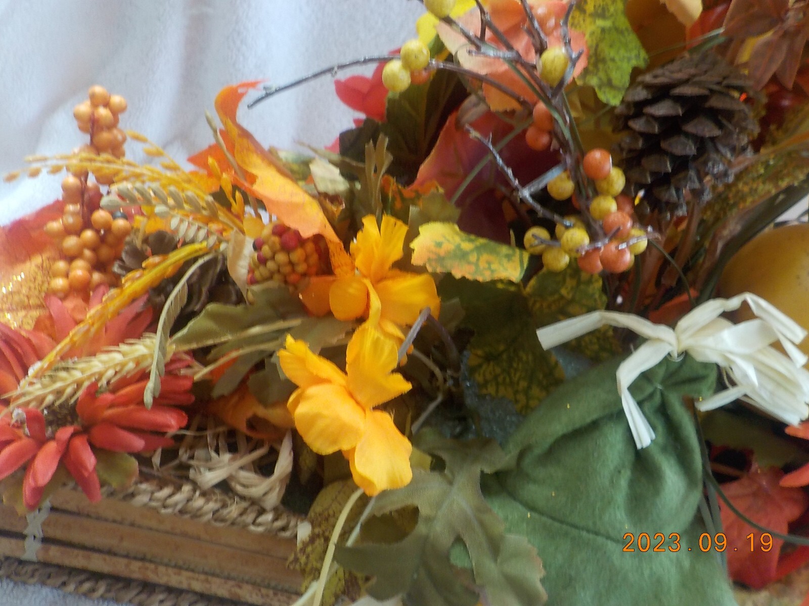 Fall Thanksgiving artificial centerpiece Floral arrangement plus leaf garland