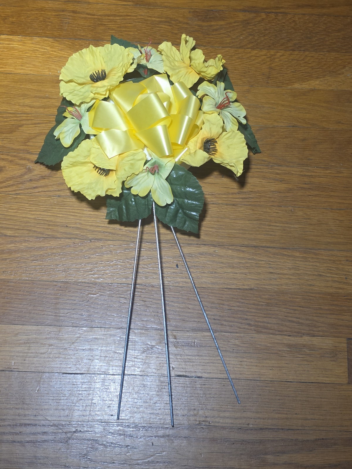 DECOR Memorial Tabletop Graveside Wreath Floral 10″ Yellow