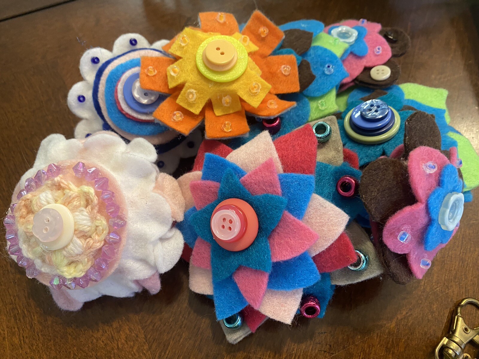 Lot of 8 PUFFY Beautiful Hand Cut Felt & Buttons FLOWERS Cottage CORE 3-5″