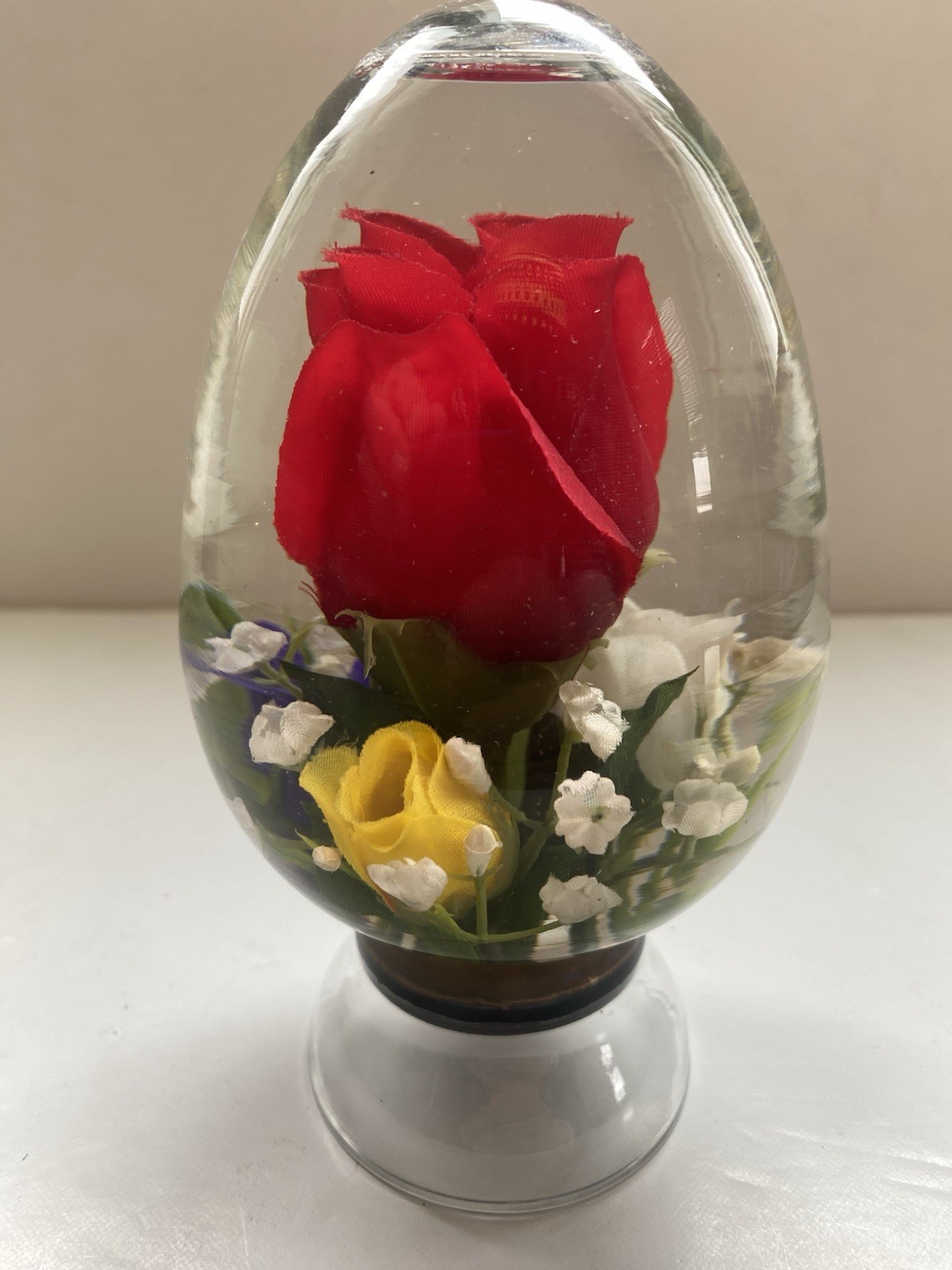 Novelty Decorative Buttplug Shaped Red Rose Flowers Clear Liquid Paperweight