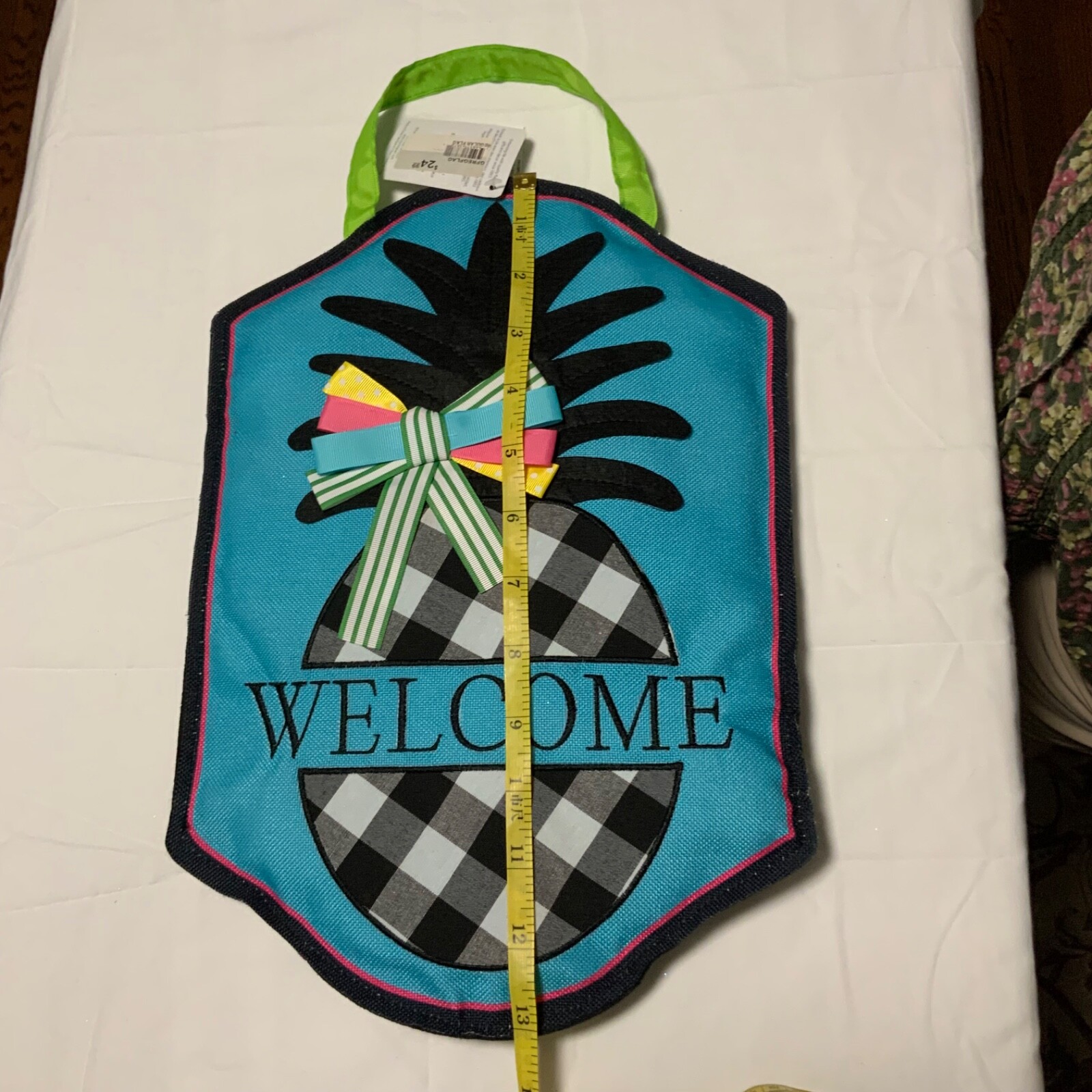 Evergreen Black & White pineapple door decor with blue background NEW WITH TAGS!