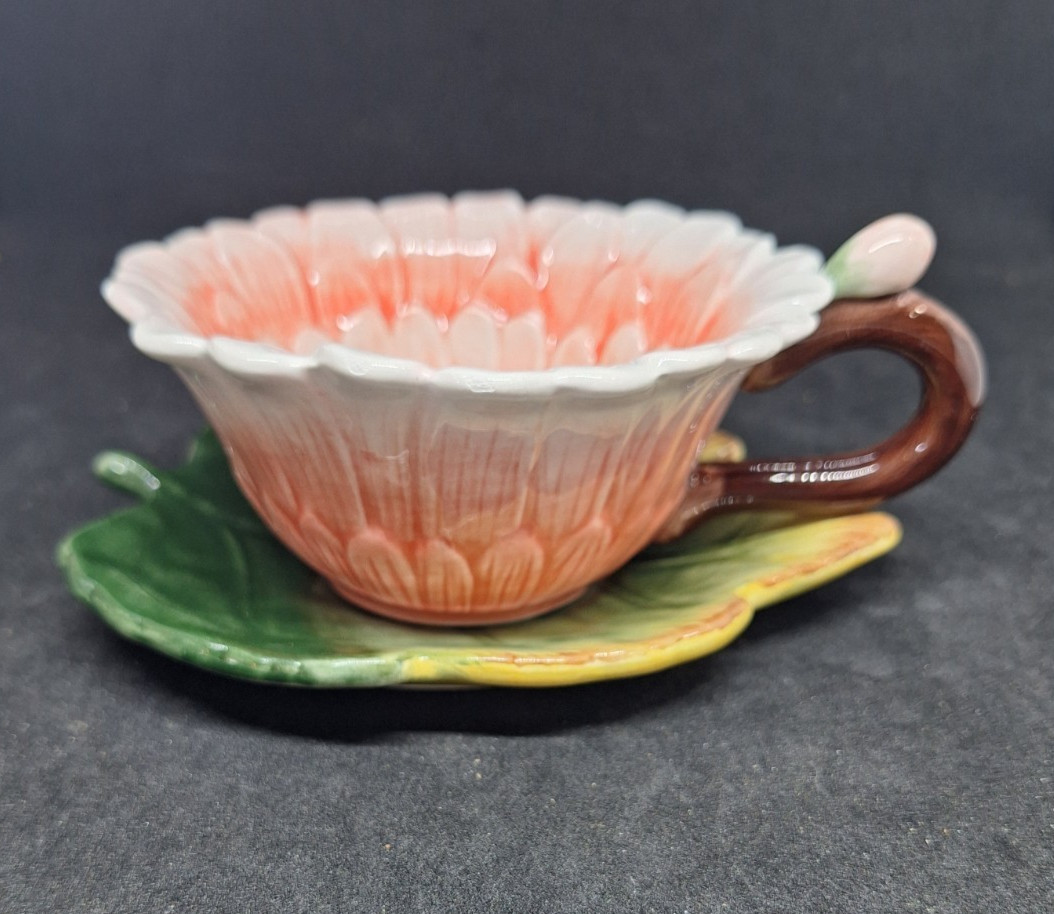CornerRuby Garden Collection Pink Daisy Flower Teacup Leaf Saucer Set Ceramic