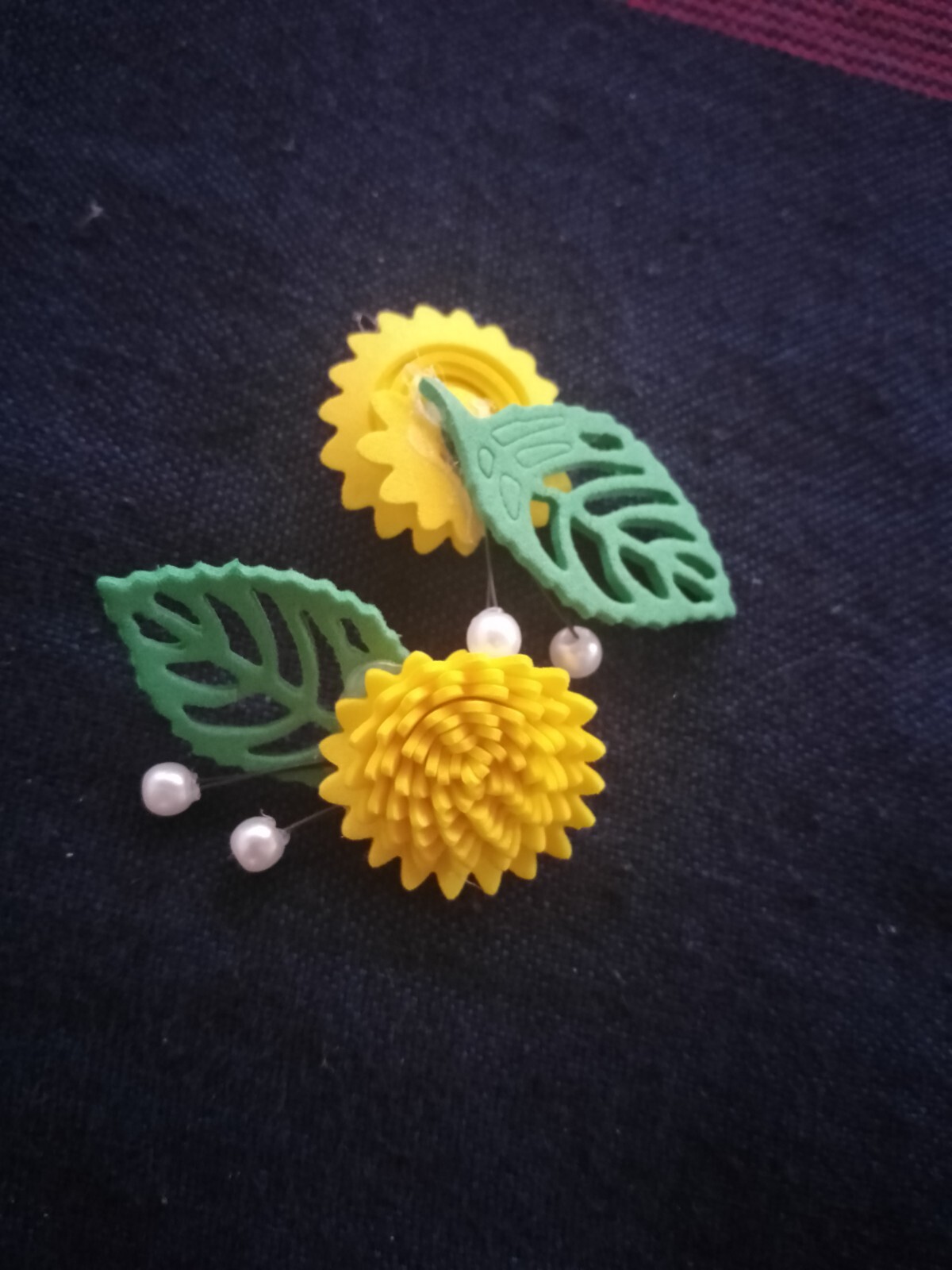4.5cm artificial WITH LEAVE YELLOW COLOR FLOWERS 10pcs to 100pcs foam flower new