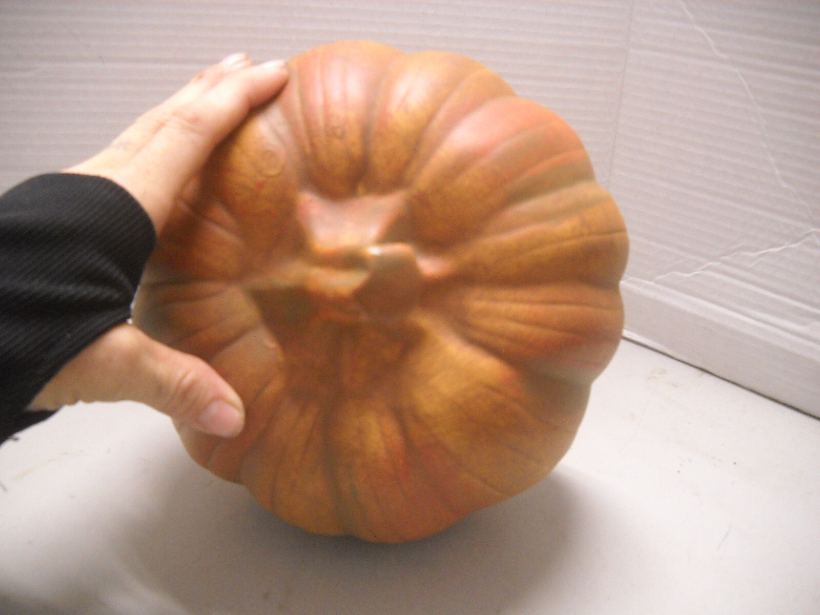 CERAMIC PUMKIN EUROPEAN HOME COLLECTION HOLLOWEEN FALL 8″X 8″