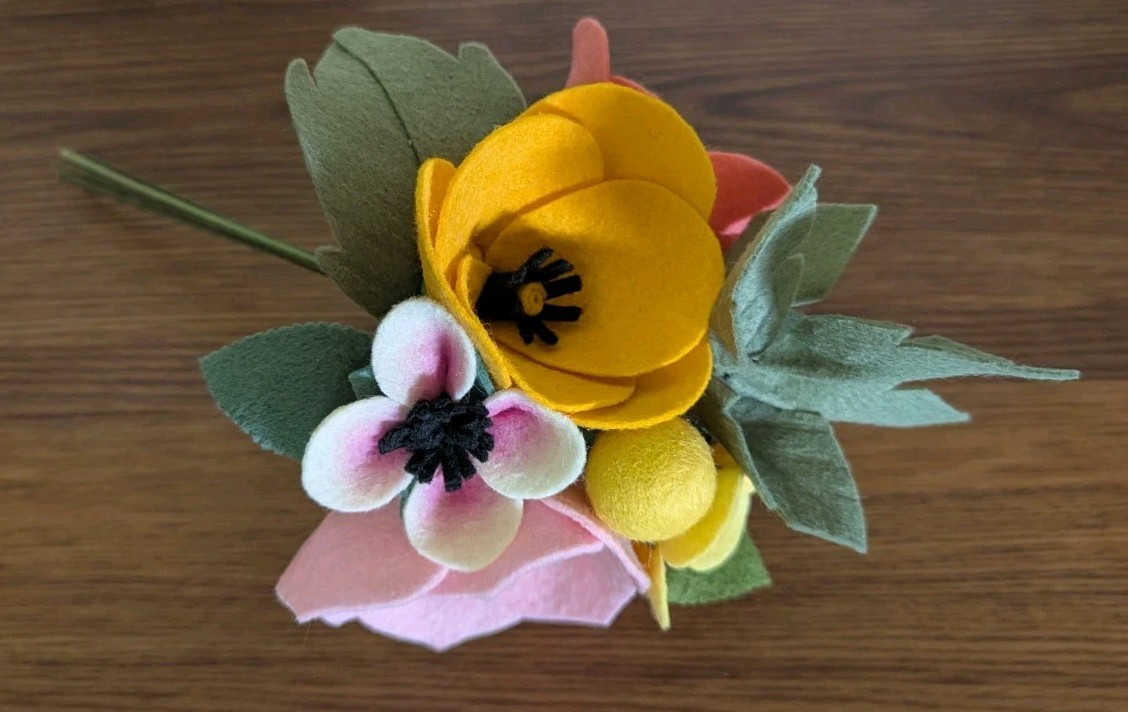 Beautiful Hand Cut Wool Blend Felt Flower Bouquet Gift Wrapped/Great Gift Idea!
