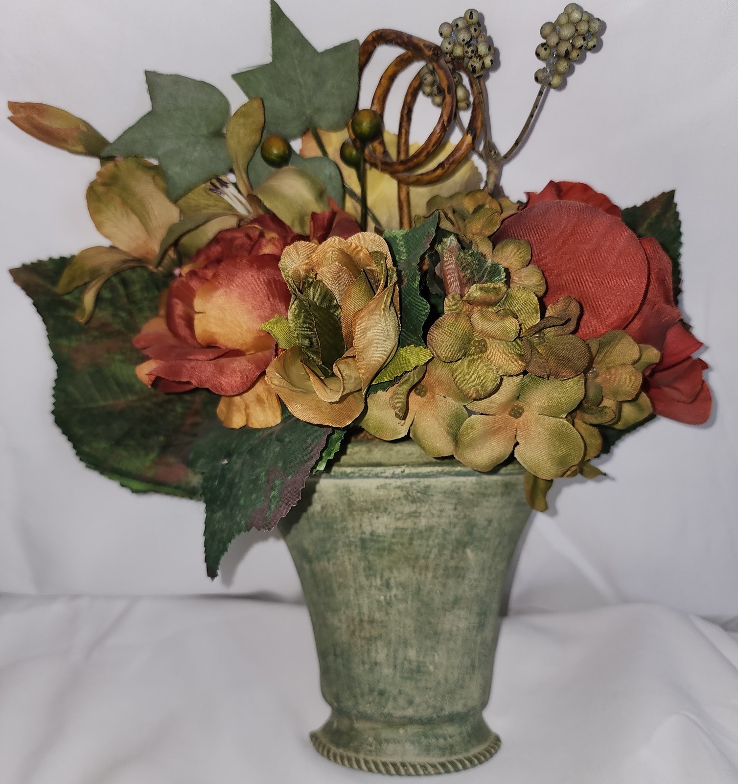 Hydrangea Rose Ivy Berries Bouquet Floral Green Pot Cottagecore Wall Hanging 12″
