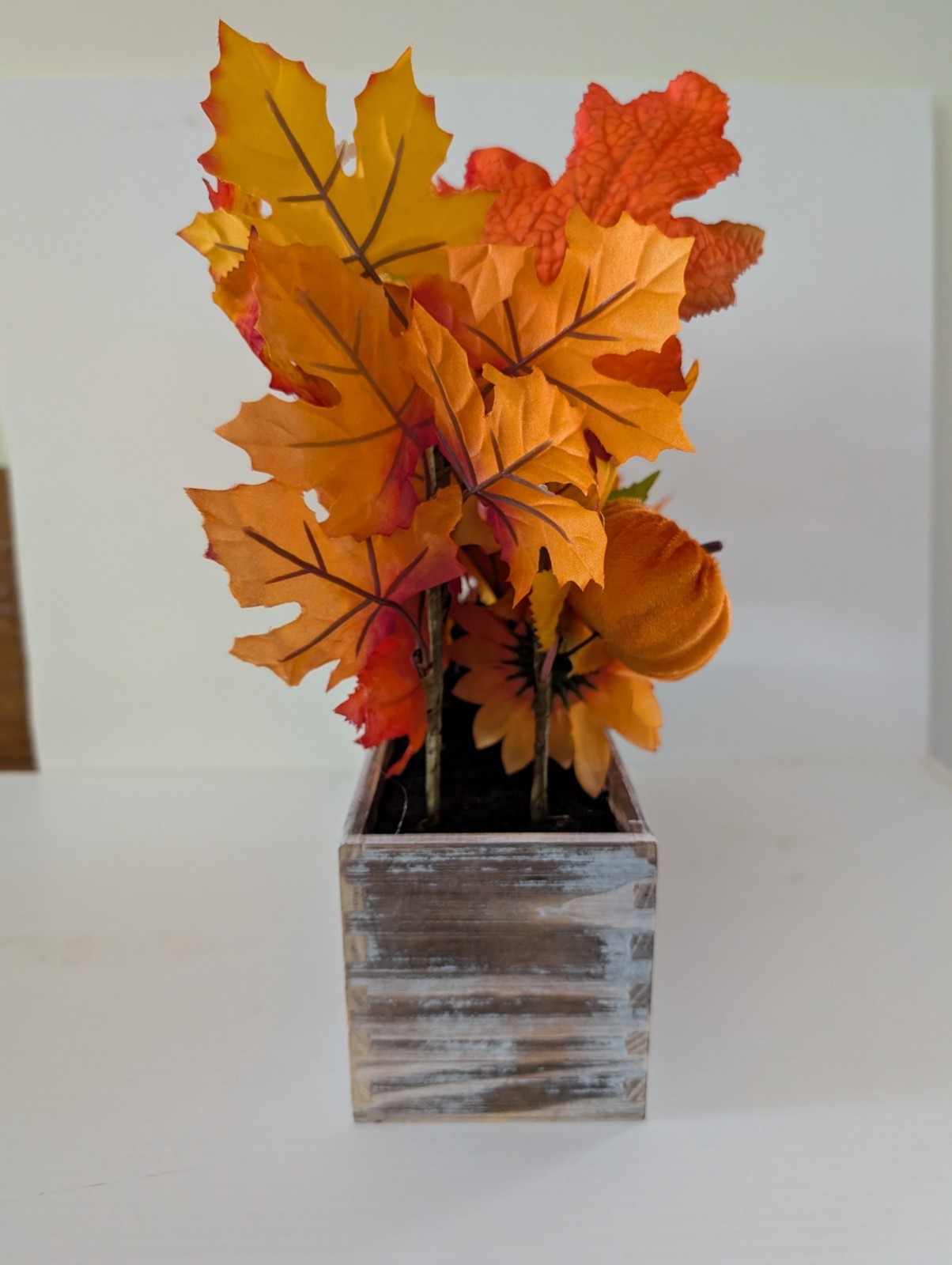Winlyn Farmhouse Fall Floral Arrangement 11.6″w x 13″h x 4″d