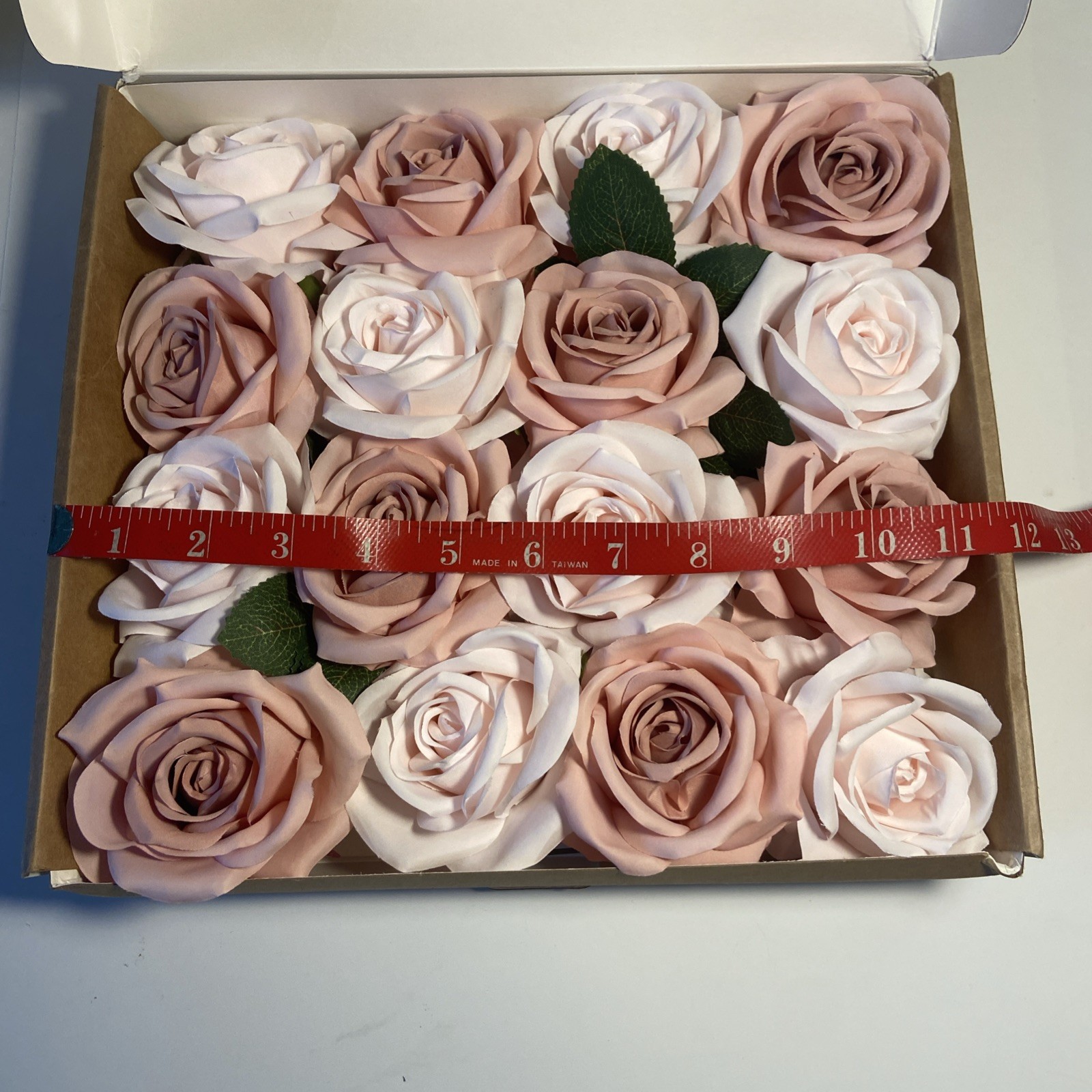 Lings Moments New In Box 16 Artificial Silk Pink And Dusty Pink Stemmed Roses