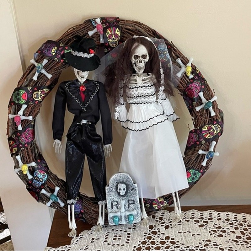 Handmade Halloween Skeleton Bride Groom Wreath 18″ Gothic