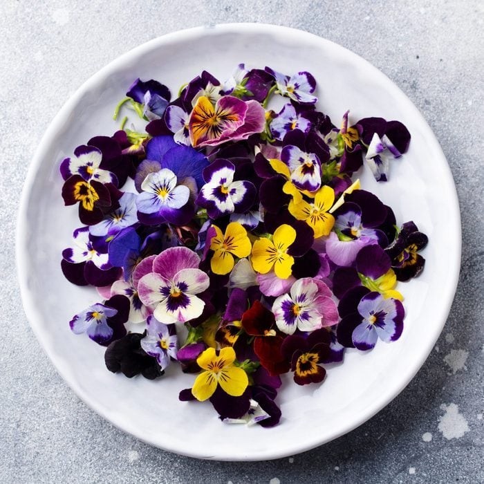 FRESH EDIBLE /GARNISH FLOWERS Multi Color Violas Free Overnight Ship WEDNESDAYS