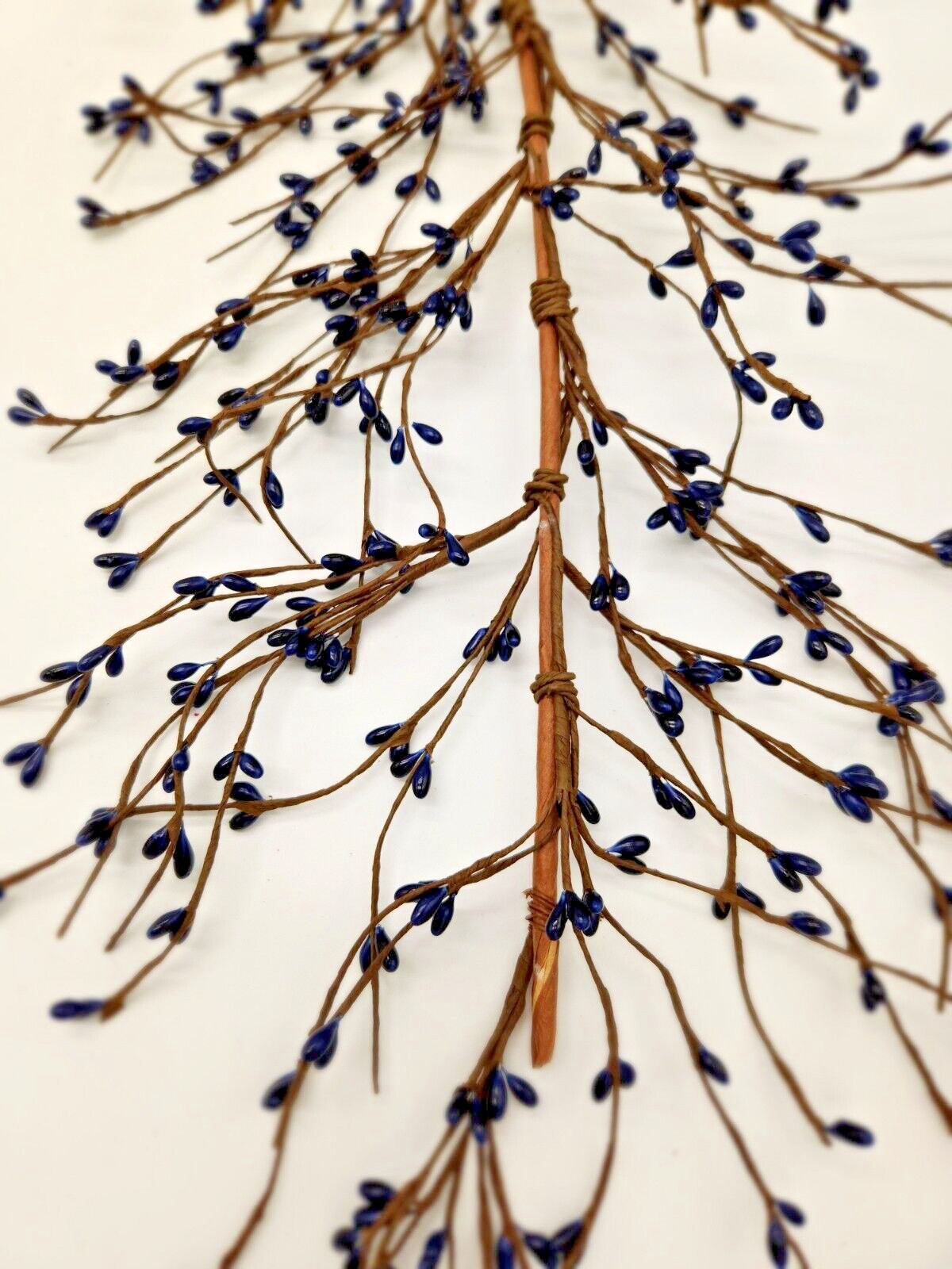 EV-C36 Pip Berry Garland in Country Navy Blue