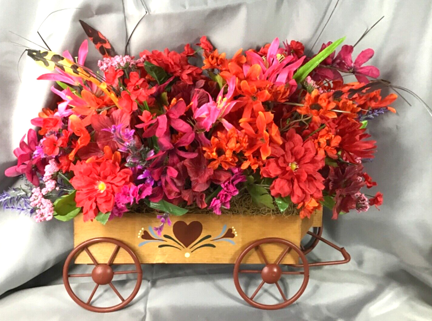 Wooden Folk Art Wagon Country Farm House Wall or Door Decor Flower Arrangement