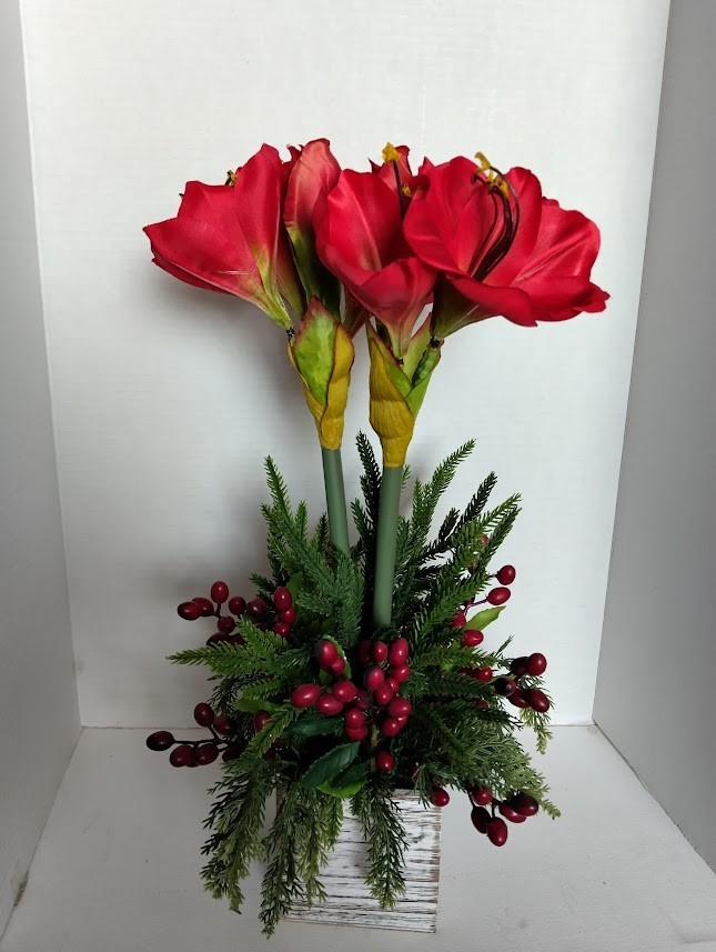 Amaryllis Christmas table decoration