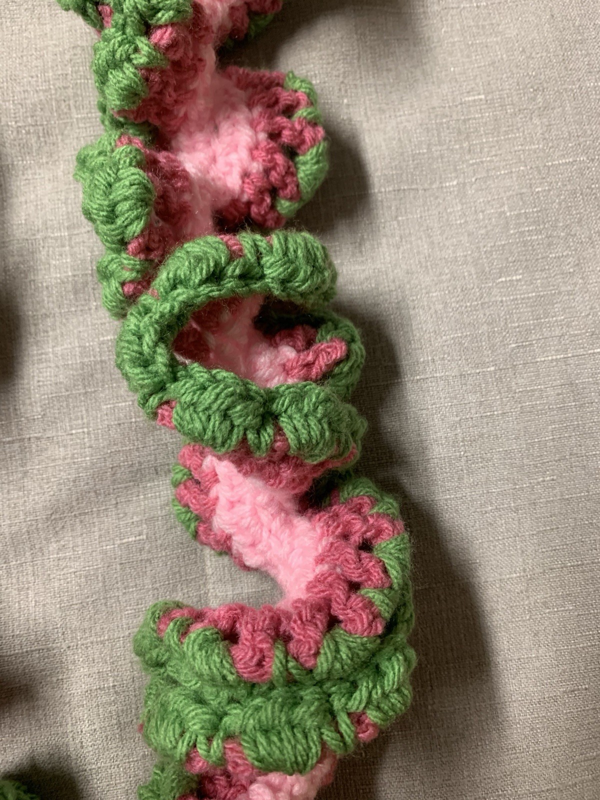 Garland Spiral Ruffle New Pink and Raspberry Pink With Green Leaves Thick