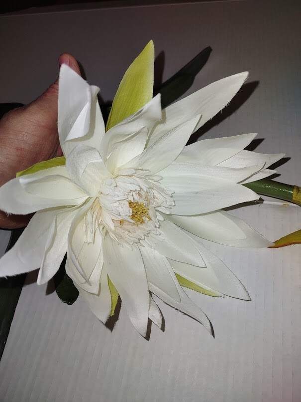Artificial lotus flower decoration