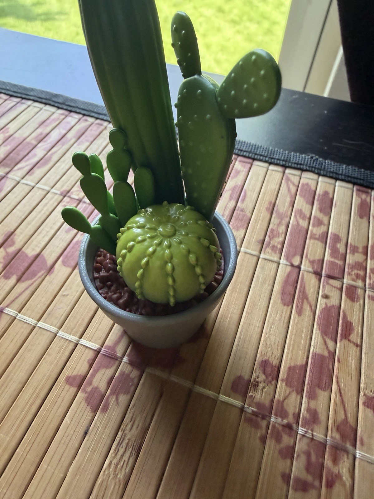 ZURU Mini Brands Create Artificial Cactus Houseplant Arrangement in Gray Pot