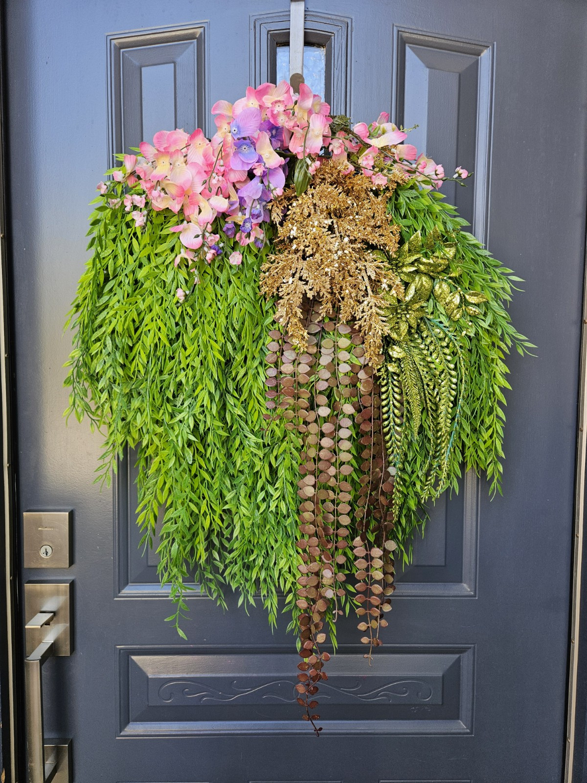 wreaths for front door. Glam, minimal modern for all seasons, hefty.